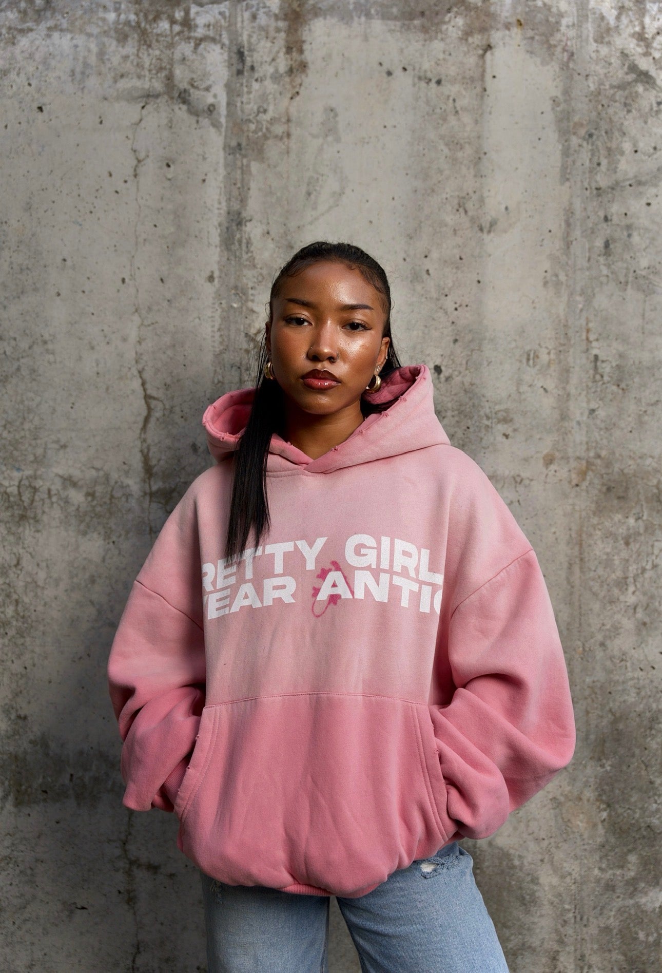 PRETTY GIRLS WEAR ANTIC OVERSIZED HOODIE